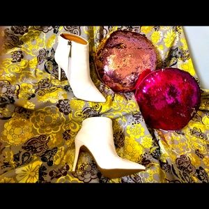 NWT Qupid Ankle Pointed Boots